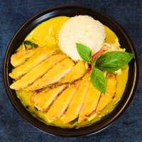 Com Gà Chien Sot Cari - Fritované Kuře na Kari